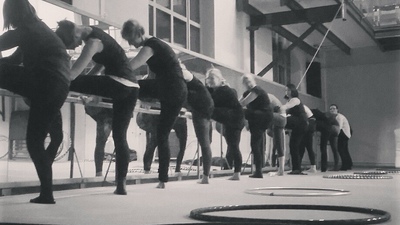 Ab 27.4. Hoop Dance & Tricks & Flow 10er Kurs montags 19 - 20:30