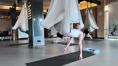 ab 23.4. Aerial Yoga 10er Kurs all Level donnerstags 19 - 20:30
